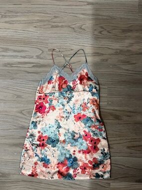 Midnight Bakery Floral Slip Cami With Lace Detail Woman’s Size Small